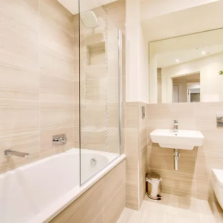 The Butler * Γιορκ